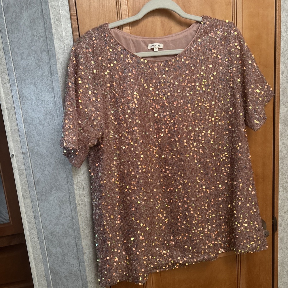 JODIFL Size Large Sparkly Blush Sequined Short Sleeve Lined Top Disco Glam Shirt